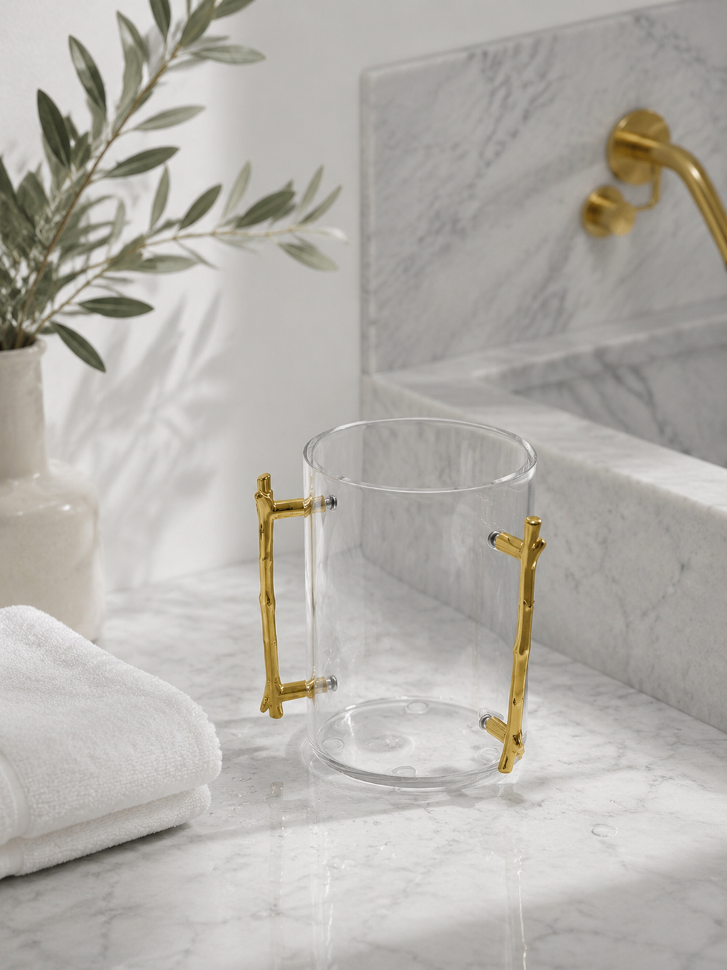Modern Acrylic Hand Washing Cup – Minimalist Netilat Yadayim Cup for Shabbat & Home – Clear Lucite Ritual Washing Cup, Durable & Shatter-Resistant