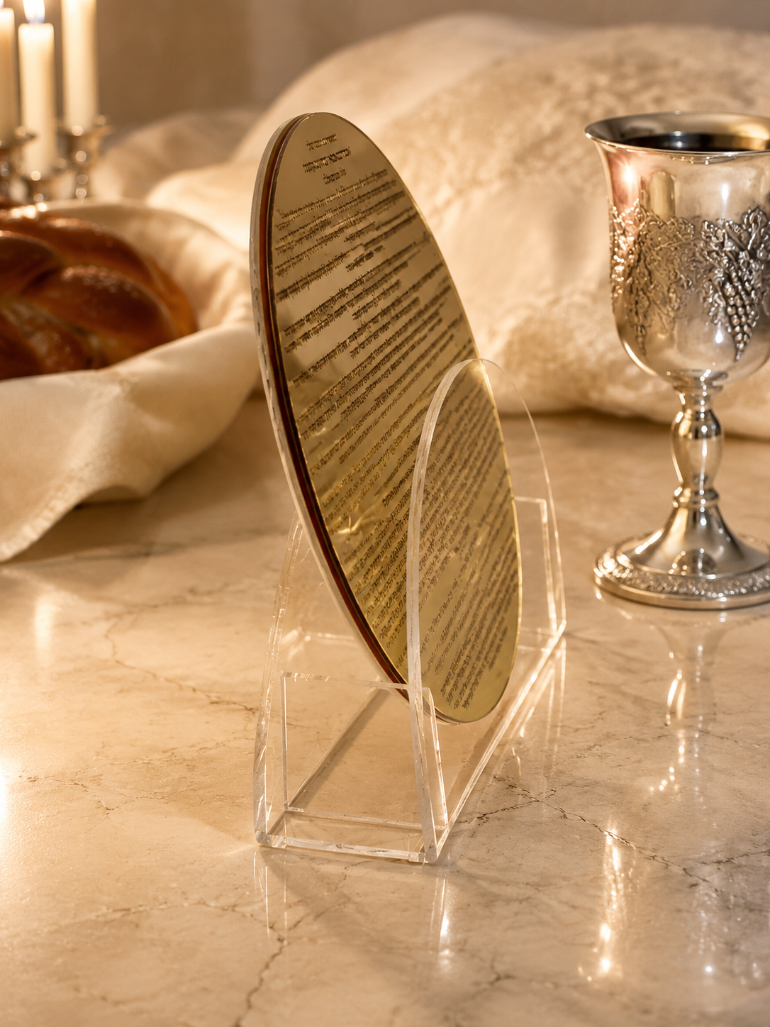Modern Acrylic Bencher Set with  Golden prayer Prayer Plaque – Elegant Birkat Hamazon Cards with Lucite Stand – Sophisticated Judaica for Shabbat Table & Home