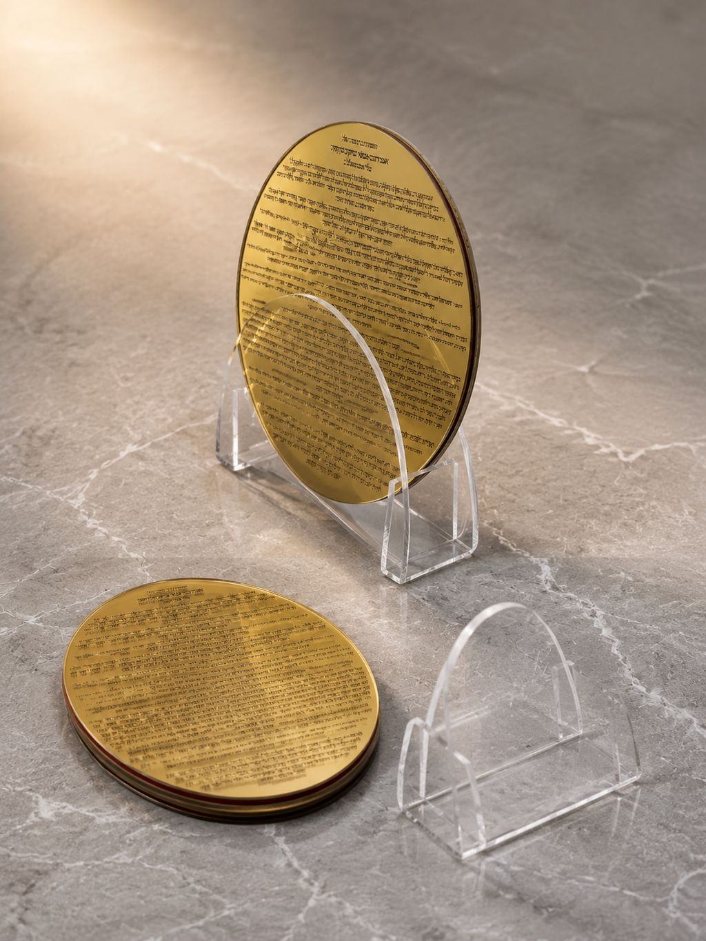 Modern Acrylic Bencher Set with  Golden prayer Prayer Plaque – Elegant Birkat Hamazon Cards with Lucite Stand – Sophisticated Judaica for Shabbat Table & Home
